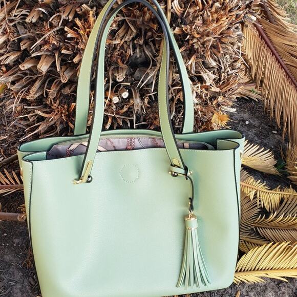 LA TERRE FASHION SATCHEL HANDBAG PURSE GREEN NWT - Picture 1 of 9
